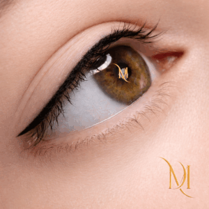 Eye liner tatoué ras de cils