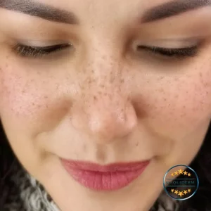 taches de rousseur maquillage permanent